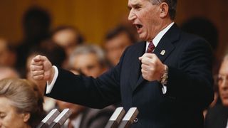 Nicolae Ceausescu a pierdut alegerile intr-o comuna din judetul Olt! Un mecanic cu acelasi nume ca al dictatorului nu a avut succes la electorat