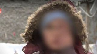 Un baiat de 14 ani, batut cu picioarele de primarul comunei! Este pur si simplu strigator la cer!