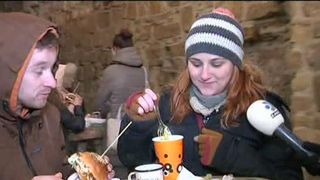 La Cluj a avut loc primul festival de street food in aceasta iarna. Mii de oameni stau la cozi pentru a gusta din delicioasele preparate