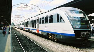 VIDEO "Sageata ruginita"! Trenurile moderne pentru care s-au platit sute de milioane de euro zac in depouri