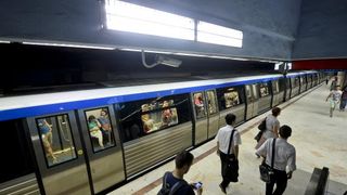 Metrorex amendat! Pompierii au dat avertisment, deoarece calatorii nu pot fi scosi in siguranta la suprafata
