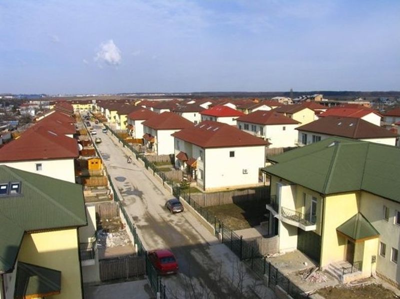 In acest complex rezidential locuieste Dan Condrea