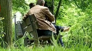 Tanar de 24 de ani, injunghiat in fata iubitei! Victima a ramas intr-o balta de sange