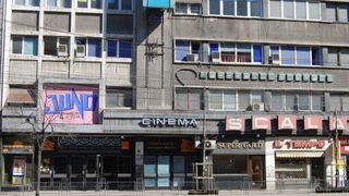 Cinematograful Scala s-a transformat intr-un loc de rugaciune! In fiecare duminica, baptistii se aduna aici