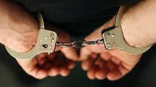 Un fost primar a fost arestat pentru ca ar fi abuzat o adolescenta de 15 ani