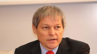 Premierul Dacian Ciolos a mers cu corpul de control la Ministerul Sanatatii! Au fost realizate controale la mai multe spitale din Bucuresti