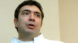 Managerul unui spital din Capitala sustine ca si alte firme produc substante dezinfectante neconforme: "Mainile chirurgilor aratau ca niste crocodili dupa folosire "