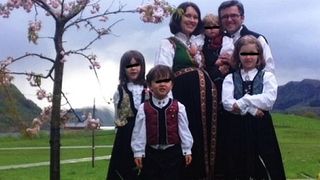 Sotii Bodnariu, in urma cu ceva timp, alaturi de patru copii, cel de-al cincilea era atunci in burtica mamei