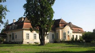 Castelul Teleki, din judetul Mures, cu valoare de patrimoniu, a fost scos la vanzare pentru 500.000 de euro