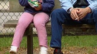 Un barbat de 45 de ani din Pitesti a fost prins in flagrant in timp ce incerca sa racoleze doua minore