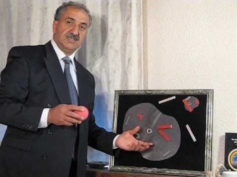 Mehran Keshe este specialist in fizica nucleara