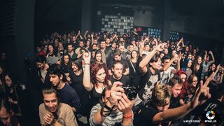 Parintii victimelor din Colectiv acuza si cer deschiderea unei noi anchete: "Ce se intampla in spitalele din Romania se numeste genocid"