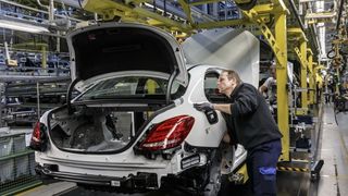 Romania a pierdut o investitie de 500 de milioane de euro din cauza infrastructurii rutiere proaste! Daimler urma sa faca o uzina Mercedes la noi in tara!