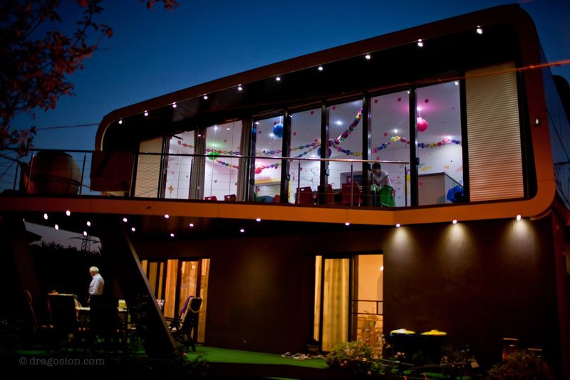 Casa familiei a fost reconstruita