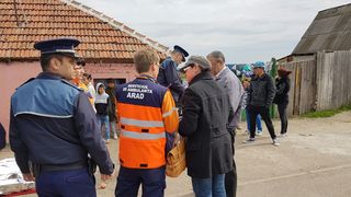 Moarte suspecta in Arad. Un barbat de 46 de ani a fost trimis acasa de medicii din spital, dar a murit cand a ajuns in sat. De ce ii acuza rudele pe medici