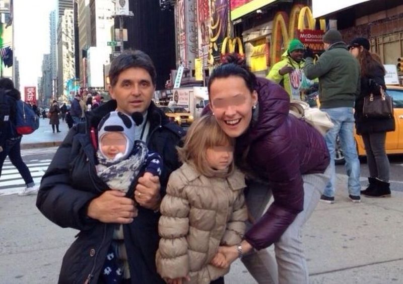 Familia Vecerdea: Marius, Zuzana si cei doi copii