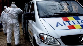 Contabila unei scoli din Bucuresti a facut infarct si a murit in timpul unor perchezitii!