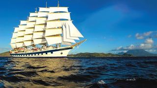 Una dintre cele mai luxoase nave din lume ajunge pentru prima data si in Romania