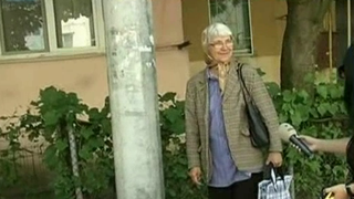 Stalpi in mijlocul trotuarului, in Craiova