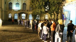 Zeci de mii de bucuresteni au participat la actiunea "Noaptea muzeelor"