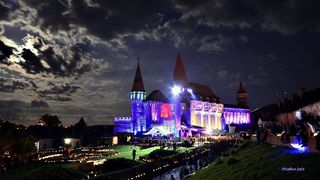 Festivalul luminii de la Hunedoara a "aprins" Castelul Corvinilor din oras!