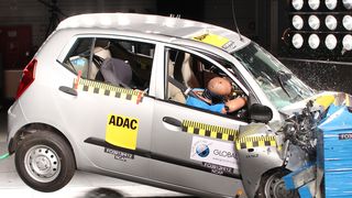 Uite ce se intampla in cazul unui accident ca al lui Dan Condrea! Soferul n-ar fi avut nicio sansa sa supravietuiasca!