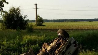 Asa arata masina dupa impactul cu un copac