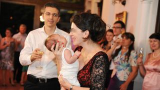 Dan Condrea avea un copil de 4 ani cu a doua lui sotie! Afaceristul divortase de prima nevasta in 2011, iar un an mai tarziu s-a insurat cu basarabeanca Uliana Ochinciuc!