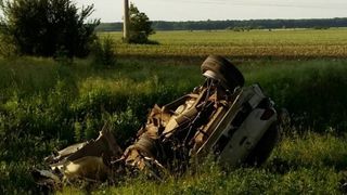 Masina lui Condrea s-a rasturnat dupa ce s-a izbit de un copac