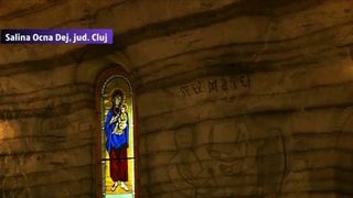 Biserica din adancuri. A fost sapata de minerii din Ocna Dej si are hramul Sfintei Varvara, protectoarea ortacilor