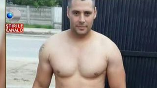 Razbunare in stil mafiot la Dabuleni! I-a distrus masina cu un tarnacop! Scandal in mediul rural romanesc