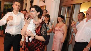 Socrul lui Condrea a plecat la munca in Africa, in 2008, pentru a-si intretine copiii! Cum o ducea familia Ulianei, inainte ca moldoveanca sa devina sotia afaceristului