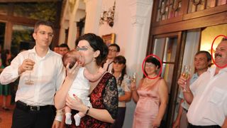 Socrii lui Condrea (medalion) au fost foarte fericiti la botezul lui David, copilul Ulianei cu Dan