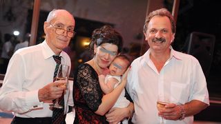 Virgiliu Condrea (stanga), Uliana si David, langa Arcadie Ochinciuc, socrul lui Dan Condrea