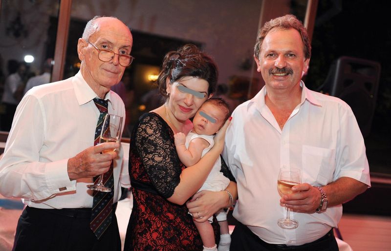 Virgiliu Condrea (stanga), Uliana si David, langa Arcadie Ochinciuc, socrul lui Dan Condrea