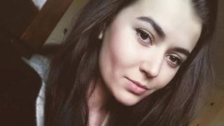 Sabina este acum clasa a XI-a si a devenit o adevarata domnisoara