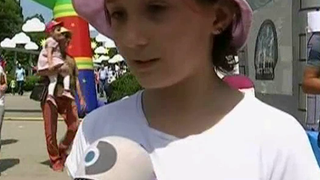 A venit caldura! Strandurile si parcurile din Bucuresti au fost pline ochi de copii! Micutii au sarbatorit 1 iunie in avans!