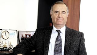 Pavel Nastase, rector al ASE in ultimii patru ani, are un venit lunar de 35.000 de lei! Profesorul universitar detine si 3 case, doua masini, dar si depozite de aproape un milion de lei