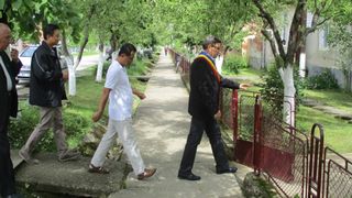 Ferigile din judetul Timis sunt interesante pentru ambasadorul Coreeii de Nord in Romania! O delegatie coreeana a vizitat comuna Curtea