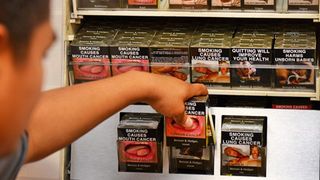 Australia este tara cu cele mai dure masuri impotriva fumatului! Pana in 2020, un pachet de tigari va costa aici 27 de euro!