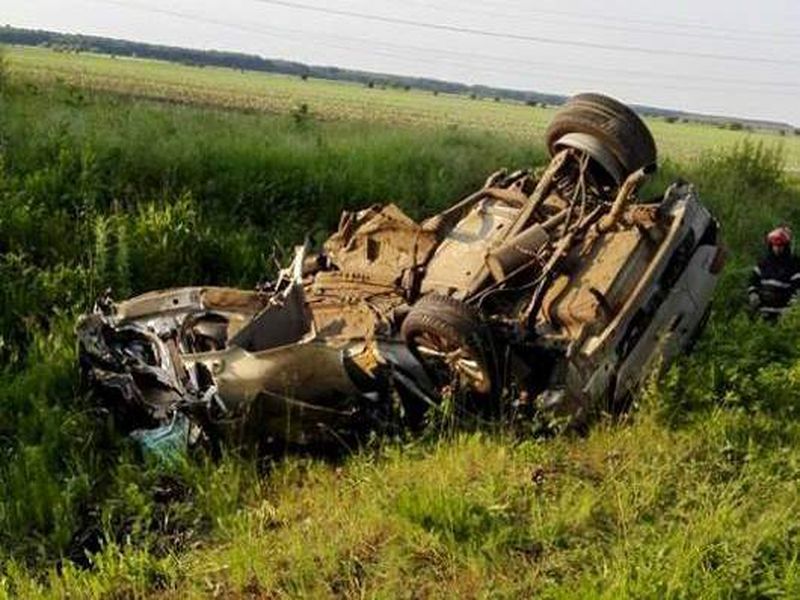 Masina in care se afla Dan Condrea a fost distrusa in urma impactului cu un copac