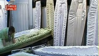 S-au scumpit inmormantarile. Cati bani trebuie sa scoata din buzunar rudele pentru a ingropa mortul