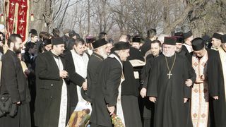 Cu preotul te nasti, nu ti-l alegi. Regulile bisericesti nu-ti permit sa iti schimbi nici duhovnicul