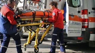 Accident grav la granita dintre judetele Hunedoara-Caras-Severin. Un TIR si un microbuz s-au ciocnit. A fost activat Planu Rosu de Interventie: 10 persoane au fost ranite