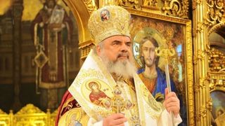Patriarhul Daniel a facut o donatie pentru achizitionarea "Cuminteniei Pamantului"