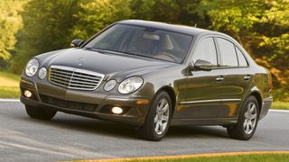 Un model asemanator are Octavian Bellu