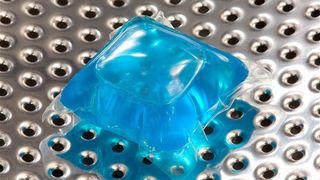 Ingrijorator! Tot mai multi copii confunda pernutele de detergent cu dulciurile!