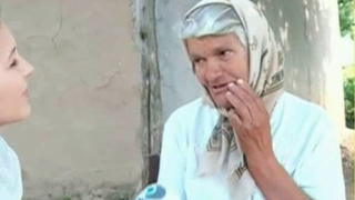 Bunica Nuta, femeia care traieste pe intuneric! Saraca de ea, traieste singura si cu speranta ca ii va fi mai bine!