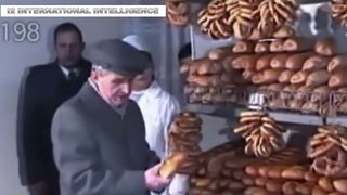 Imagini document: Nicolae Ceauşescu viziteaza un magazin alimentar, in 1989