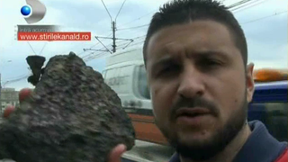 Lucrari de mantuiala la Podul Grant din Bucuresti! Azi se pune asfalt, maine e groapa la loc! Autoritatile ridica din umeri!